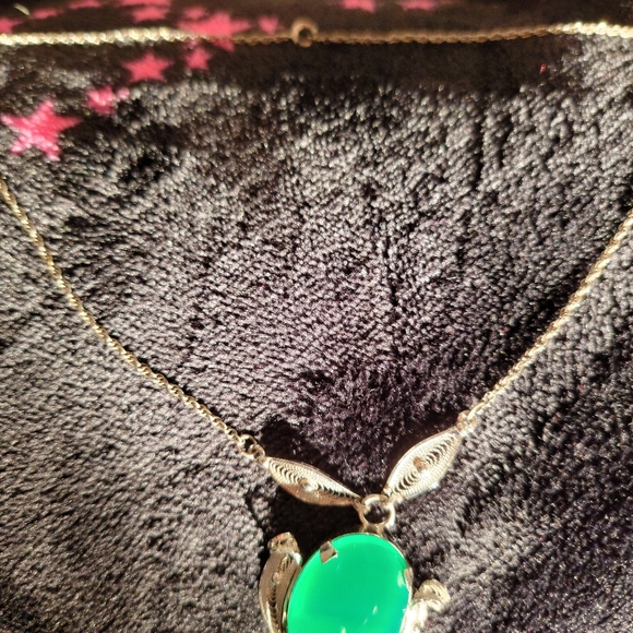 Sterling Necklace with Intricate Detail Oval Green Onyx Filigree Pendant - Picture 14 of 14